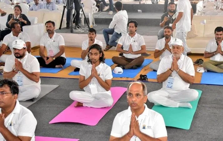 Yoga performance at Somnath Yogotsav 2022 — Photograph 7